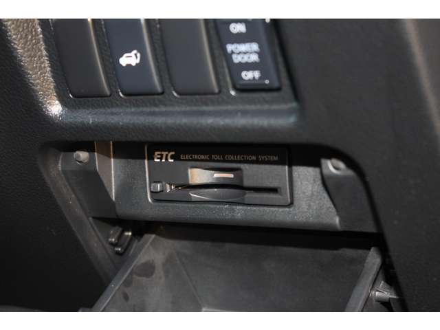 ビルトインETC付きです！スマートに収納されているのが良いです！高速道路に乗る際、券を取らなくてすみますよ♪お問い合わせはお気軽に027-343-4190.