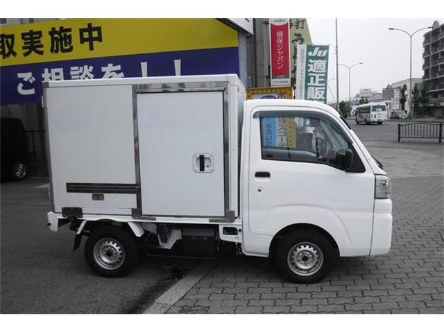 便利な両側スライドドア付きです