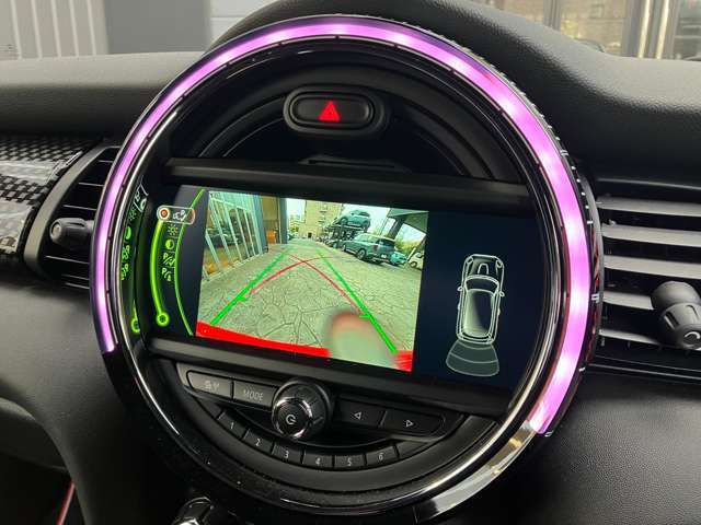 2年間走行距離無制限保証。エンジンやミッション、ブレーキなどの主要部品はご購入後2年間、走行距離に関係なく保証します。保証期間中、トラブルが発生した際の緊急連絡を24時間フリーダイヤルでお受けします。