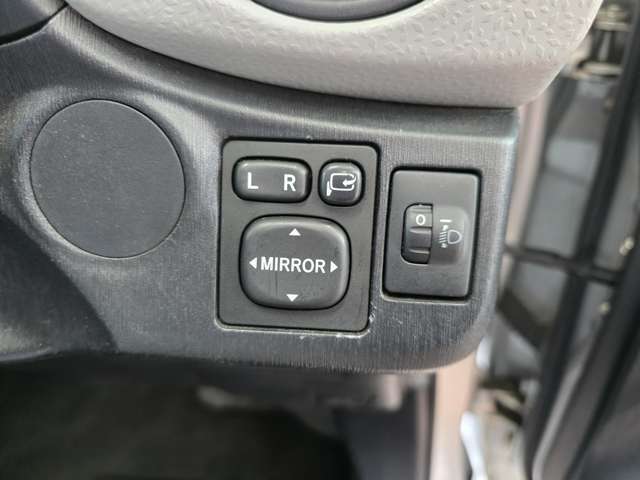 電動格納ミラーです。