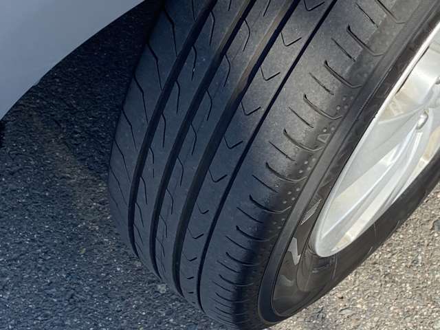 当社で整備の車両には4ヶ月の消耗品も含む無料保証と最長5年走行無制限の延長保証をオプションでご用意☆遠方のお客様はお近くのディーラーにて保証修理をお受けできます♪