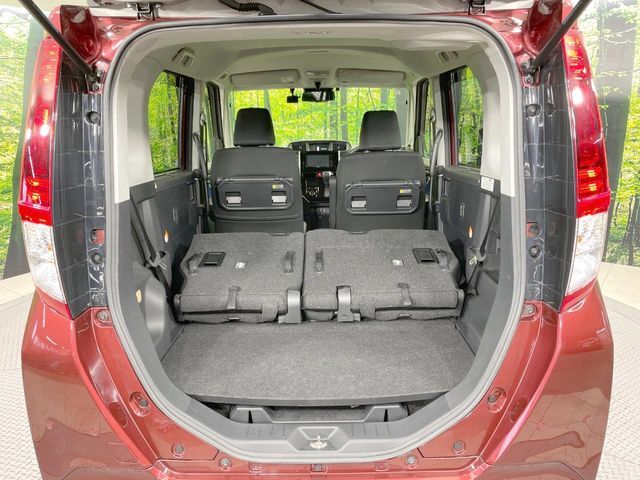 積み下ろしのしやすいデッキにはたっぷりと荷物を積み込んでいただけます。遊びから仕事まで、様々なシーンで頼れます♪