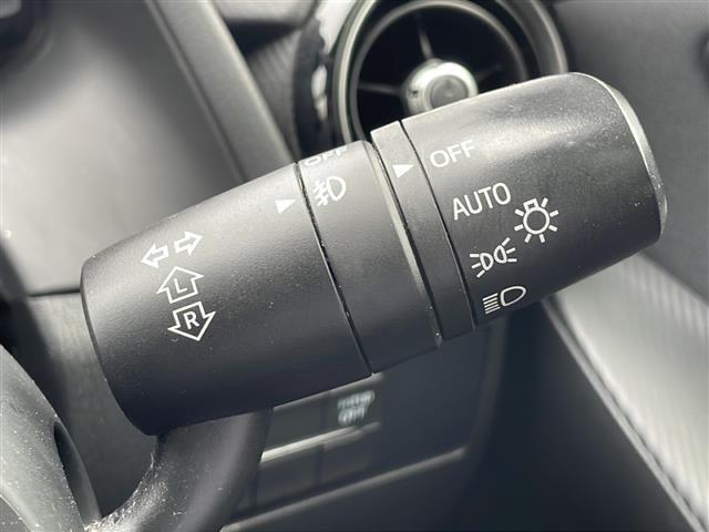 【 オートライト 】オートライトなのでライトの点け忘れを気にすることなく運転が出来ます♪