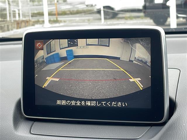【 バックカメラ 】駐車が苦手な方でも映像で後方の安全確認もしっかり♪見えない死角の部分や距離感などモニター確認することが可能です！