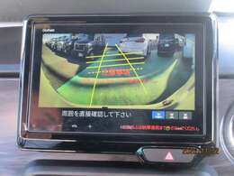 リアカメラが付いています！　駐車時や後退時に視界確保のサポートをしてくれるので安心できますね。　人気装備です♪