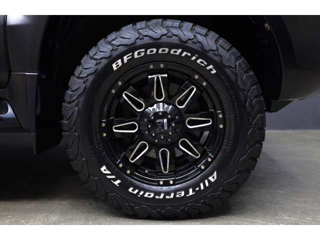 オートローンのお取り扱いもございます。お支払い回数は120回までご利用いただけます。また、複数の信販会社と提携しておりますので、簡単な情報のみで審査可能です。