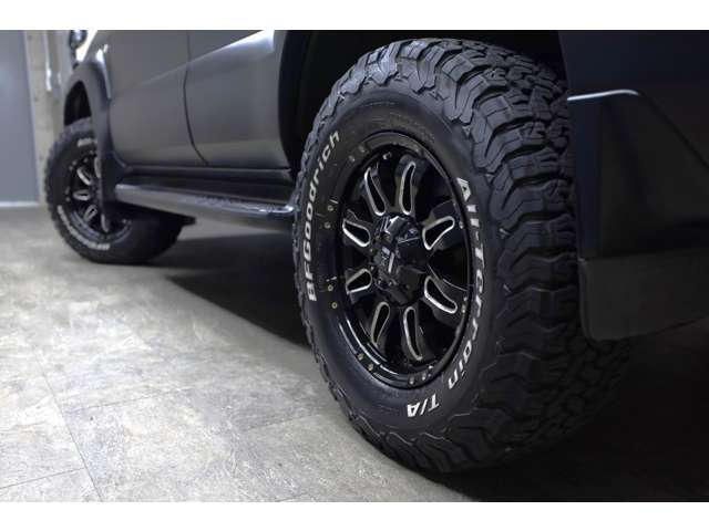 オートローンのお取り扱いもございます。お支払い回数は120回までご利用いただけます。また、複数の信販会社と提携しておりますので、簡単な情報のみで審査可能です。