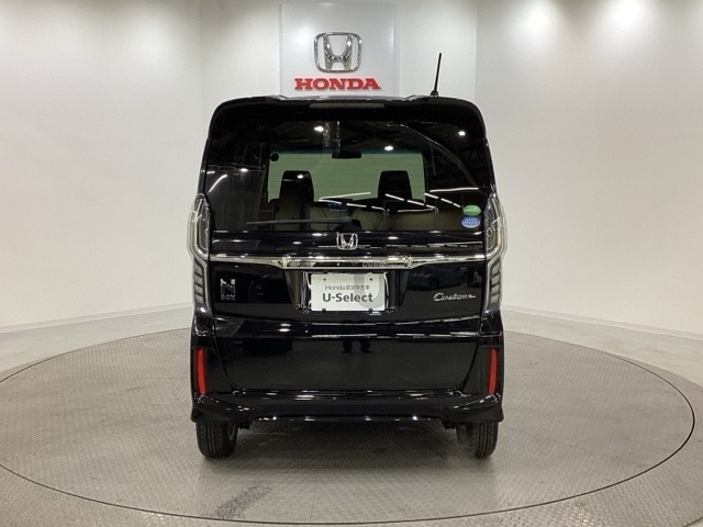 Honda認定中古車 U-Selectは3つの安心をお約束します。　1　Hondaのプロが整備した安心。 2　第三者機関がチェックした安心。　3　購入後もHondaが保証する安心。