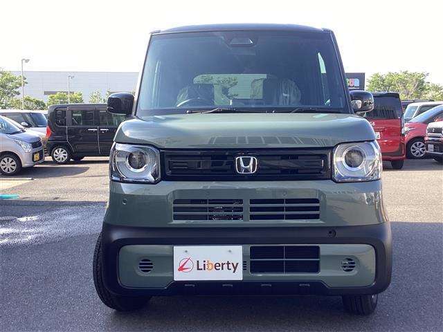 ■□■□■ グループ年間総販売台数は20000台！！  販売分だけ仕入れるので、最新の車が在庫に並びます！！  ■□■□■