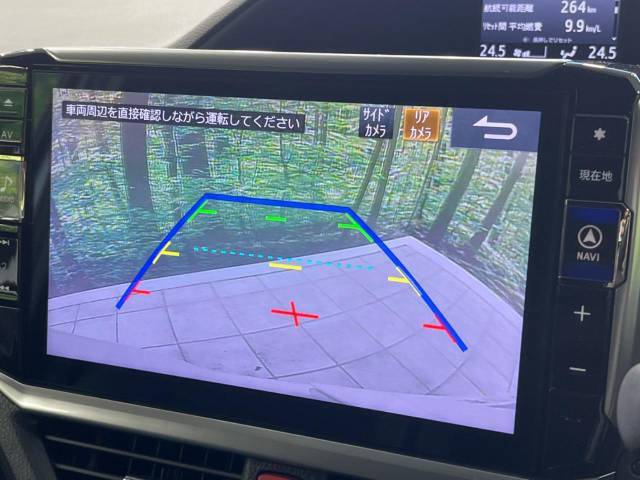 【バックカメラ】駐車時に後方がリアルタイム映像で確認できます。大型商業施設や立体駐車場での駐車時や、夜間のバック時に大活躍！運転スキルに関わらず、今や必須となった装備のひとつです！