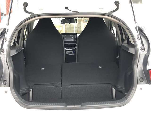 販売するすべての中古車に【ロングラン保証】が付帯します。走行距離無制限・期間は1年間です。保証修理は全国5000箇所のトヨタテクノショップにてお受けいただけます。