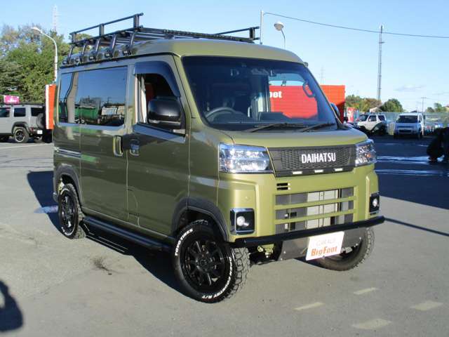 (4WD　ターボ)(JUNKYSバンパーガード)(JUNKYSマフラー)純正9型Dオーディオ地デジBカメラ　ETC　サイドステップ　純正OPキャリア　社外グリル　マッドフラップ　15AW＆RTタイヤ