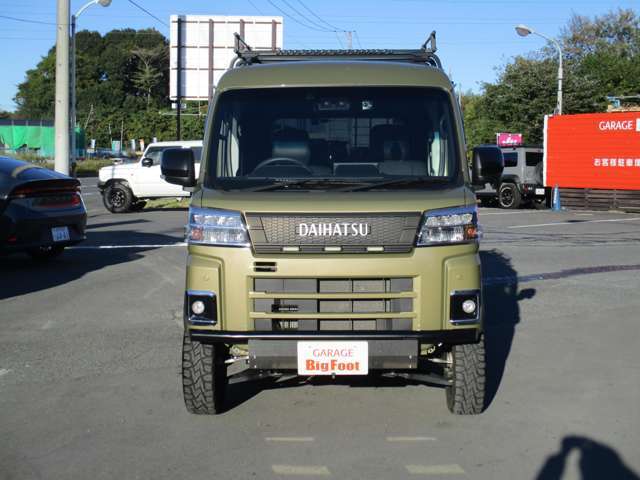 オートローンは金利3.9％～、最長120回までご利用いただけます。店頭にご来店いただかなくてもローンシミュレーションから仮審査まで可能ですので遠方のお客様もお気軽にご相談ください。