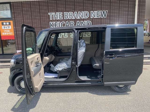 スライドドアで乗降りもらくらくです！