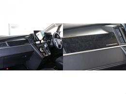 木目調アクセントパネル