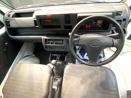 グループ総在庫数約30，000台！！全国の系列店からメーカー・車種問わずご紹介出来るので、あなたにピッタリのお車が見つかるはずです♪まずはお問い合わせ下さい☆