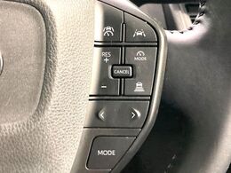 【トヨタセーフティセンス】走行中に前方の車両等を認識し、衝突しそうな時は警報とブレーキで衝突回避と被害軽減をアシスト。より安全にドライブをお楽しみいただけます。