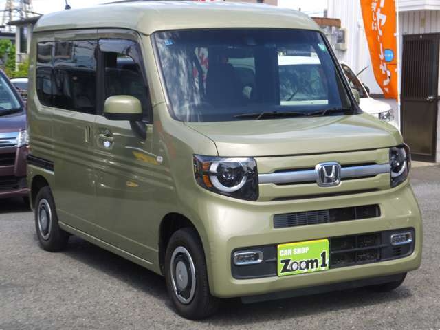 当店は、お車入庫時に外装、内装、エンジン内部のクリーニングを行っております！また、納車前に、もう一度仕上げをします。（有料）