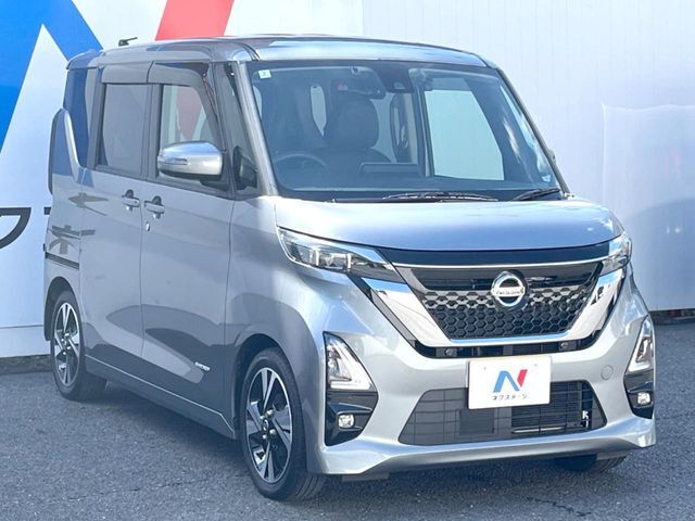大好評のボディコーティング「弾スプラッシュコート」もご納車までに施工可能。通常のガラスコートと異なる、耐久年数6年の無機質ガラスコーティングが、ボディをキレイな状態に保ってくれます。