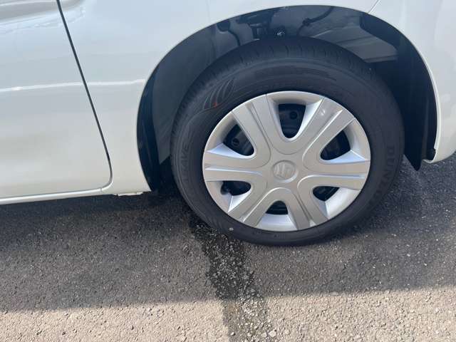 ☆お車についた傷やヘコミ、事故の修理もハヤシにお任せください。自社鈑金工場で修理ができますの安心です☆