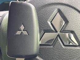 【キーレス】少し離れた場所からでもボタン一つでドアの開錠・施錠ができるのでとっても便利！ドアの鍵穴周りに傷をつけることもありません♪