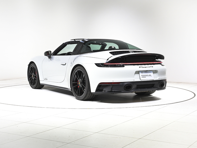 可変式リアスポイラー