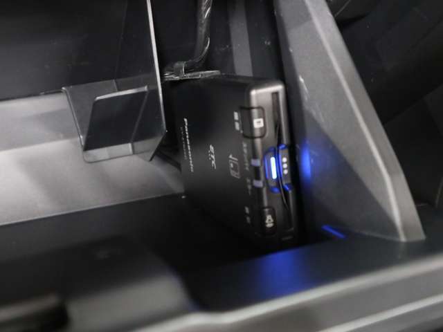 当社の展示車は全車両に”社団法人自動車公正取引協議会”の車両状態説明書を掲示しております。修復歴の有無は勿論、ドア等の外板の交換歴の有無までも表示☆口頭説明では無く書面にてお渡ししております♪