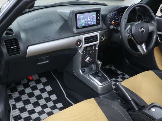 ご納車前のボディガラスコーティングも専門の業者が常駐しておりクオリティの高いコーティングを低価格にてご提供しております♪