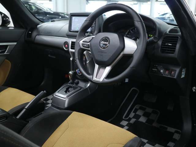 系列会社にメルセデスベンツ、BMW、VW、GMシボレー、クライスラー、スズキアリーナ等正規ディーラーを持つ当社ならご納車後の整備のノウハウも御座いますので安心してお乗り頂けます。