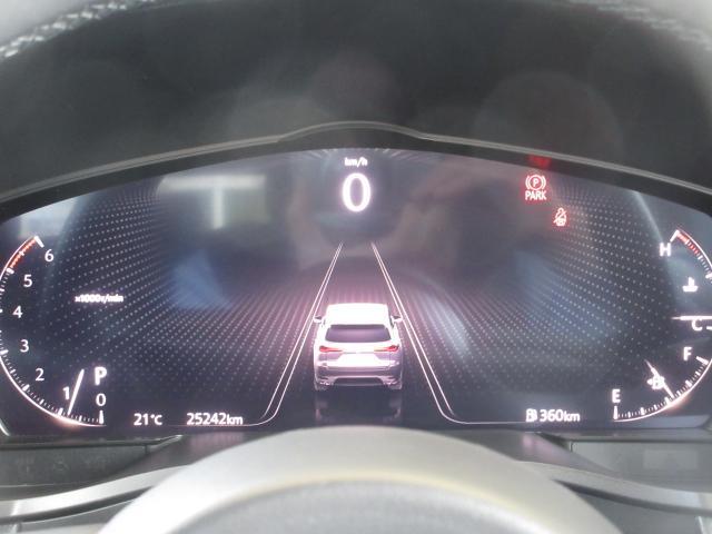 様々な情報を瞬時に切り替えて表示が可能なTFTカラーディスプレイを採用したメーターパネル。