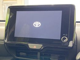 【ナビ機能付きディスプレイオーディオ】ナビ機能搭載の他、お持ちのスマートフォンと連携して、ナビやbluetoothでの音楽再生が可能です♪デザインはもちろん操作性も良好！