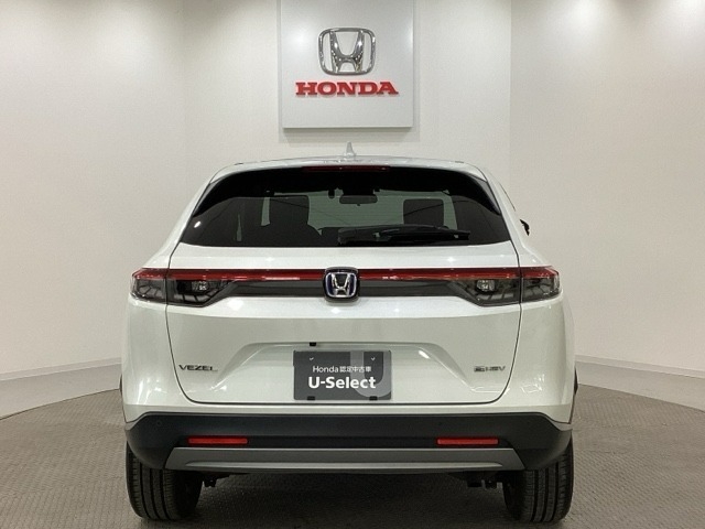 Honda認定中古車 U-Selectは3つの安心をお約束します。　1　Hondaのプロが整備した安心。 2　第三者機関がチェックした安心。　3　購入後もHondaが保証する安心。