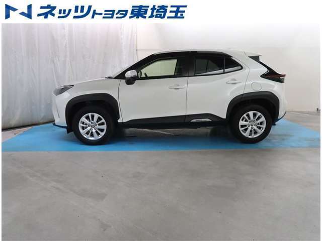 【サイド】コーナーセンサーをクルマの前後に装備。障害物までの距離に応じて警告音を変えて知らせてくれます。