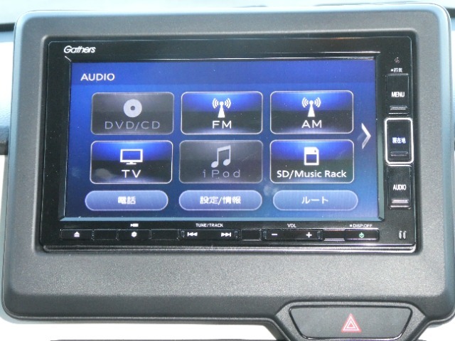 純正インターナビ付きでフルセグ・DVD再生・Bluetoothなど付いてとても便利な車両です♪