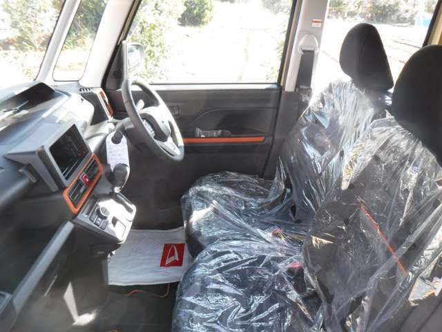 【フロントシート】ルームクリーニング済みで快適にお乗りいただけます。ぜひ現車にて実際に確認してください。