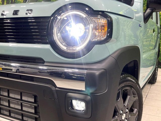 【LEDヘッドライト】悪天候や夜間走行時も良好な視界を確保し安心して運転できる高輝度LEDヘッドライトを装備！点灯速度が早く、消費電力も抑えられています。