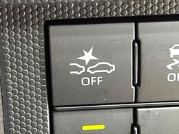 【スマートアシスト】走行中に前方の車両等を認識し、衝突しそうな時は警報とブレーキで衝突回避と被害軽減をアシスト。より安全にドライブをお楽しみいただけます。