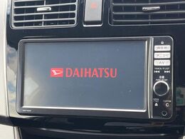 【純正ナビ】人気の純正ナビを装備。オーディオ機能も充実しており、Bluetooth接続すればお持ちのスマホやMP3プレイヤーの音楽を再生可能！毎日の運転がさらに楽しくなります！！