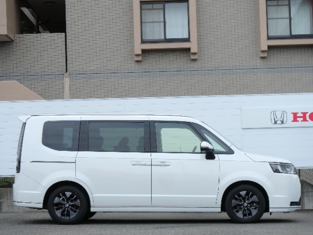 お車ご購入にあたりましては、オンライン販売以外は現車確認が必要となります。是非店頭にてお客様の目でお確かめ下さい。