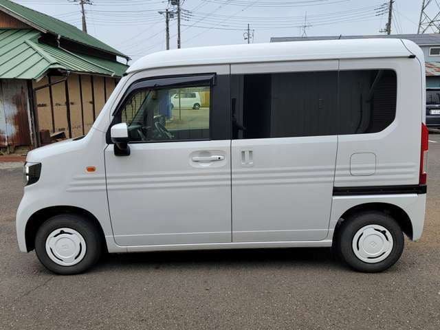 ドアバイザー付いてます。