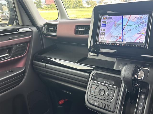 窓操作部の画像です。店舗にて現車の確認もいただけますので、お電話で在庫のご確認の上是非ご来店くださいませ！！！ワクワクするクルマ選びをご提案します！