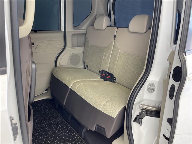 【フロアマット】車内を綺麗に保つのには必須のアイテムです。当店ではフカフカな新品マットも絶賛取り扱い中！ぜひご相談くださいませ。