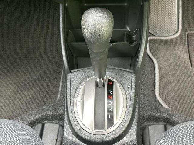 WECARSの展示場では実際に見て、触ってお車をお選びいただけます！知識の豊富な営業スタッフが様々なカーライフをご提案いたします！