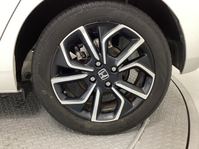 ホンダ純正16インチアルミホイールです。