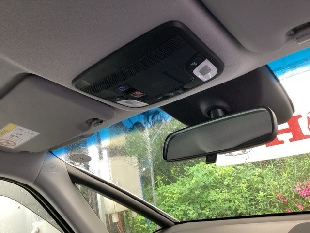 Hondaセンシング搭載！ミリ波レーダーと単眼カメラで、クルマの前方の状況を認識。ブレーキやステアリングの制御技術と協調し、安心・快適な運転や事故回避を支援する先進のシステムです！
