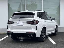 Emergency Service 365日24時間体制で、万一の故障などのトラブルに対応。応急処置のアドバイスのみならず、保証期間中は出張修理やレッカーなどの手配、さらにはお客様の代替交通手段やホテルの確保を行います。