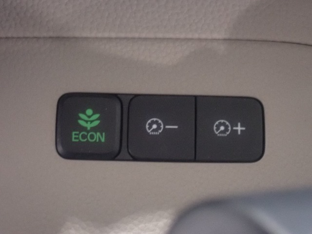 ECONボタンを上手に使ってエコ運転をお願い致します。