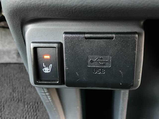 快適装備のシートヒーター付き。　エアコンって前面しか当たらずに背中は冷え冷えなんて事もありますよね。　快適に調整できますよ。