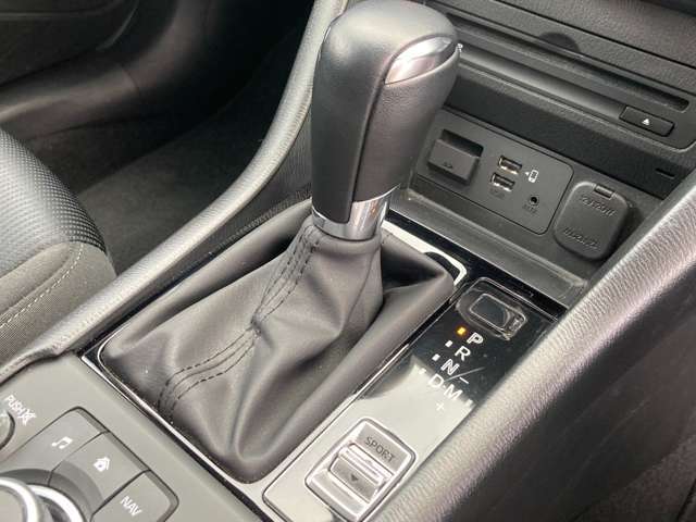 マニュアルモード付きオートマチック　すきなギアに変えれて山道など重宝しますよ！
