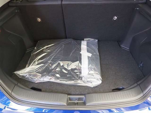 フロアマットはクリーニング済の状態でお渡しいたします。